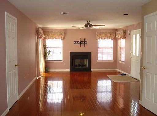 Huge bright Living Room