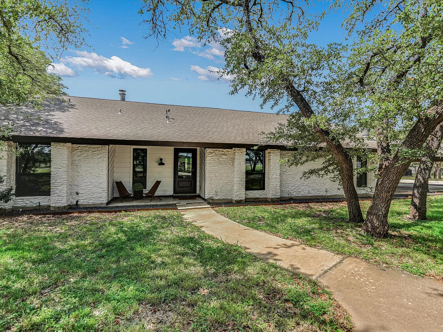 4 bed, 3.5 bath, 3416 sqft, $6,495 — Photo 1