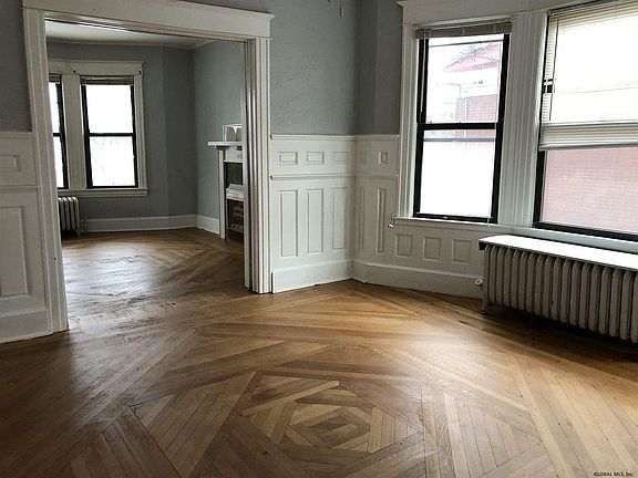 3rd image of 12 S Main Ave Unit 2