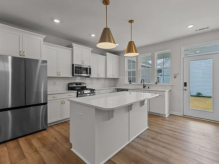 241 Pear Blossom Pkwy — Photo 6