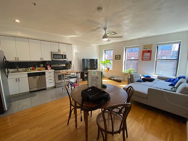234 Hanover St #2 — Photo 25