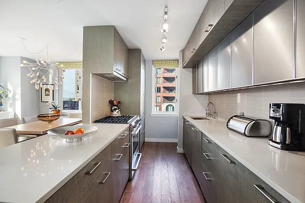 Sold by LG Fairmont Group | media 21