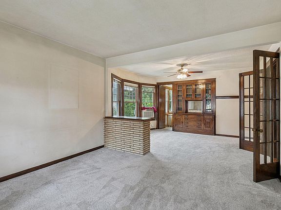 5th image of 1318 Charles Ave