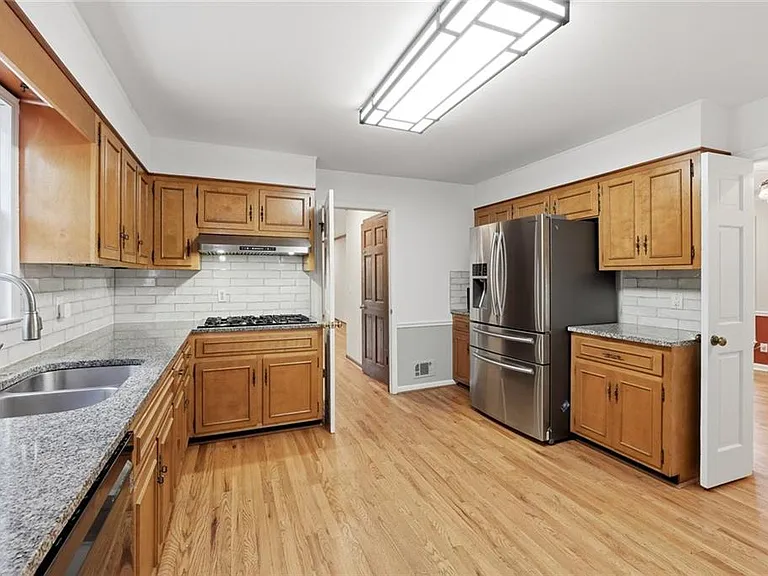 3731 Dunwoody Club Dr — Photo 9