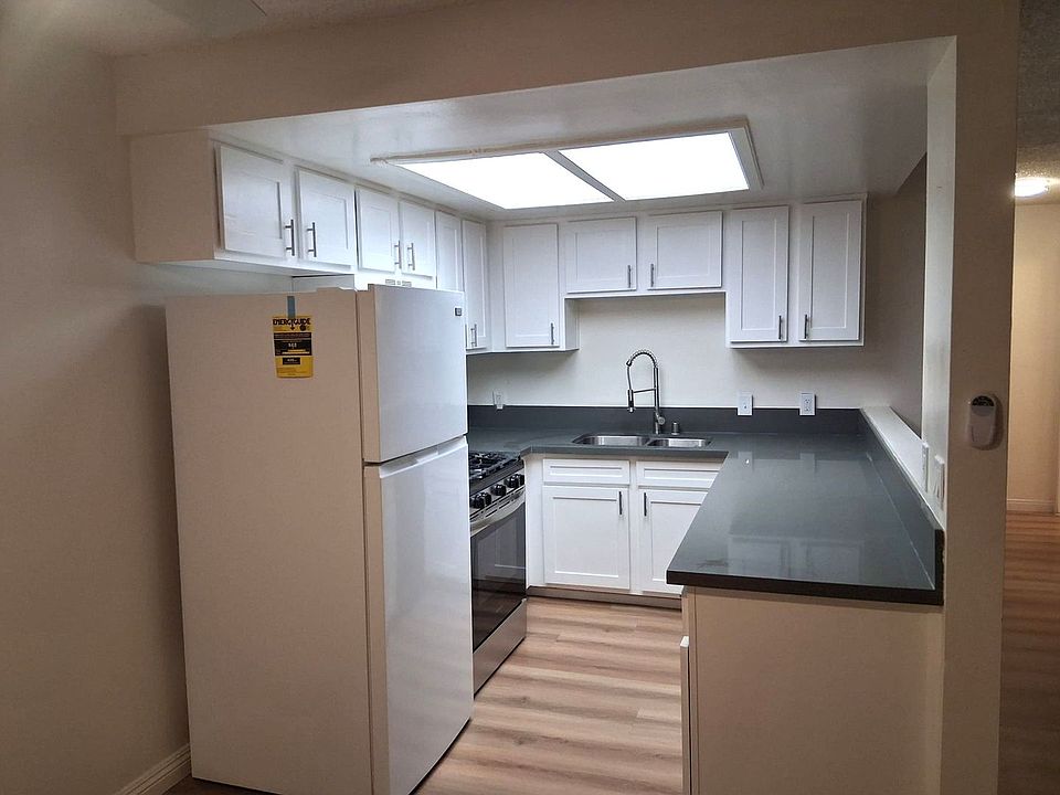 1st image of 815 Centinela Ave APT 101