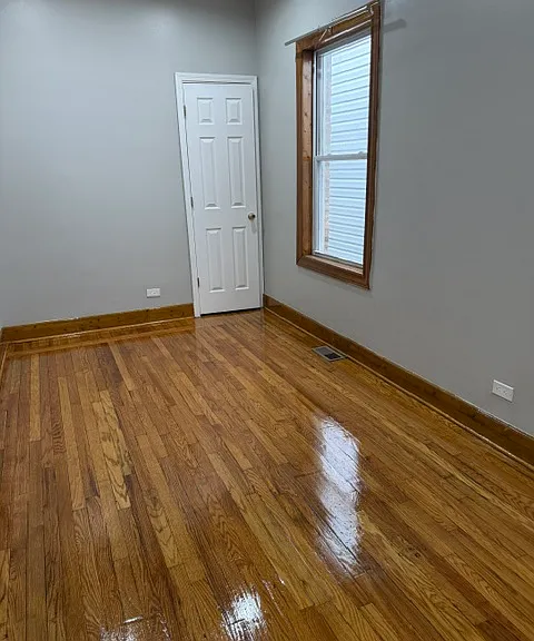 6927 S Claremont Ave — Photo 3