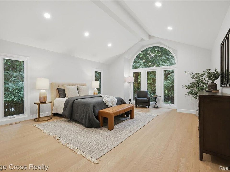 249 Norcliff Dr, photo 28