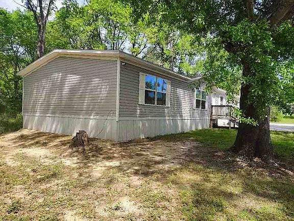 3rd image of 136 Leon Evans St