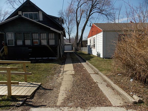 2nd image of 14820 Perry Ave