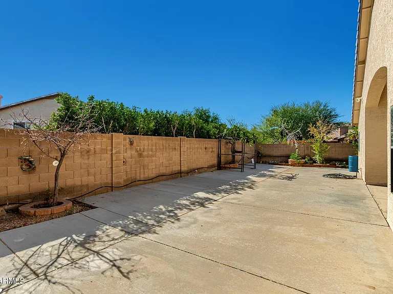 1625 E Montoya Ln — Photo 37