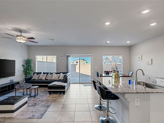 3rd image of 8244 Selenite St