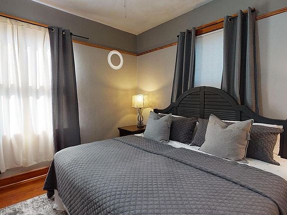 Bedroom 1 has king size bed and smart TV.