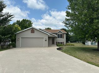 410 Frances Cir, Spicer, MN 56288