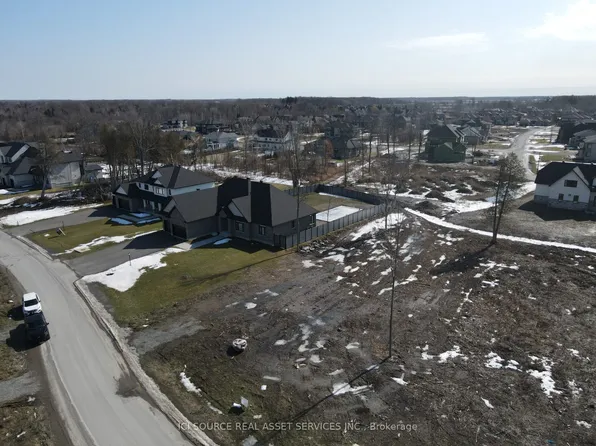 261 Cabrelle Pl, Ottawa, ON K0A 2E0