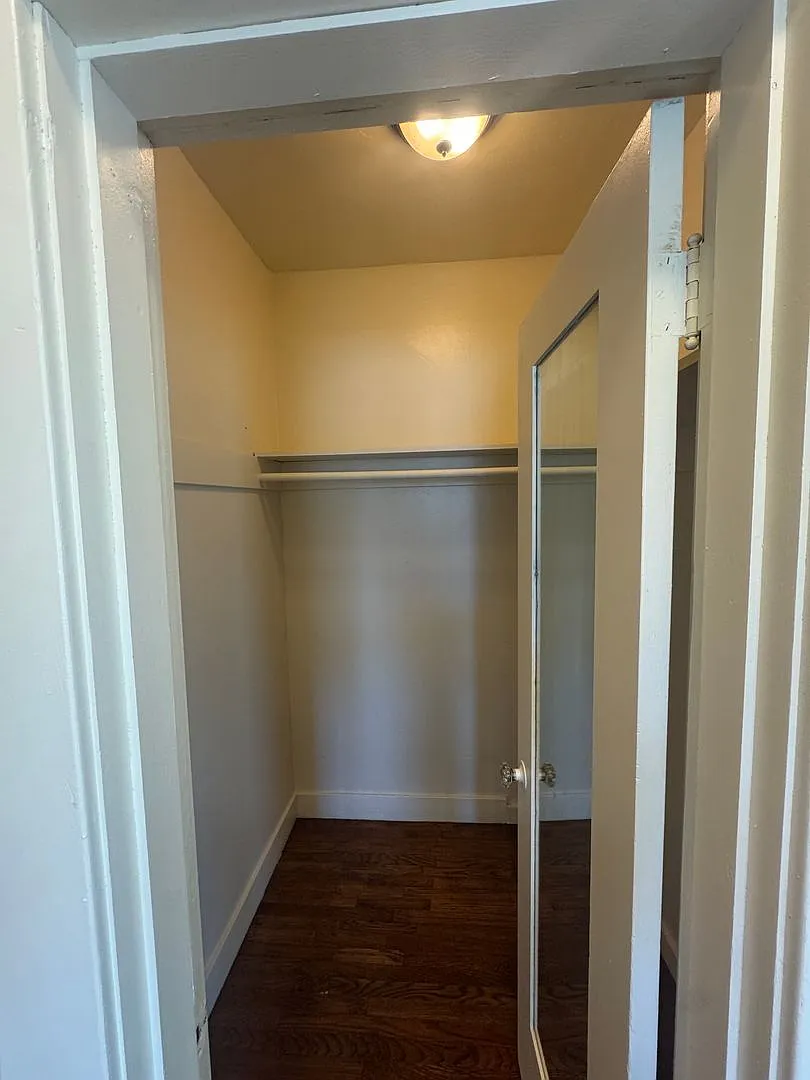 Very Bright Sunny, Quiet and Cozy location, this unit is Completely Renovated Studio. — Photo 3