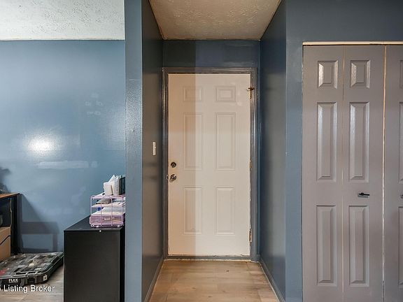 4th image of 3504 Lodge Ln APT 132