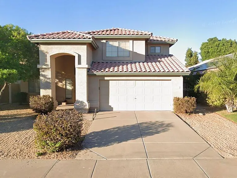 4432 E Meadow Dr — Photo 1