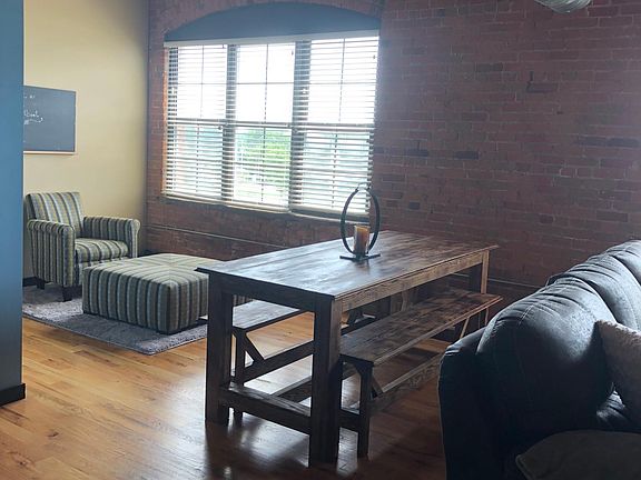 5th image of 317 S Elm St APT 526
