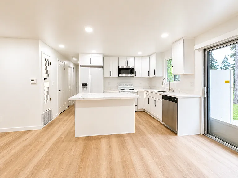 3021 SW 316th St — Photo 3