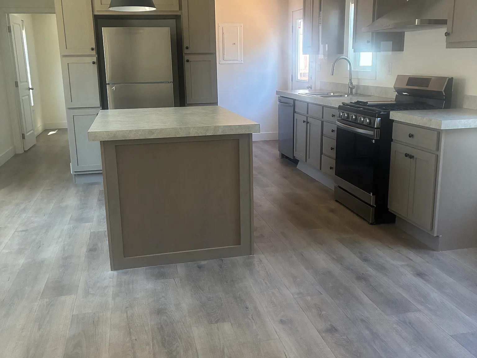 2 bed, 840 sqft, $1,000 — Photo 2