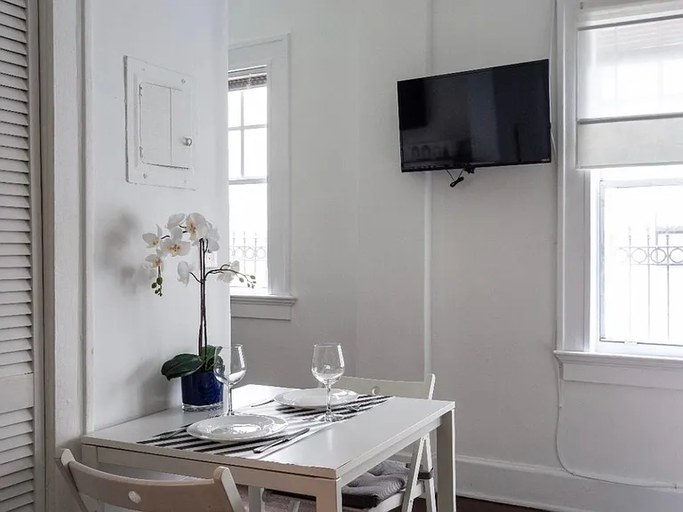 1611 Michigan Ave #5 — Photo 1