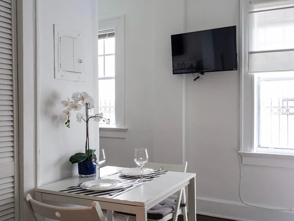 1611 Michigan Ave #5