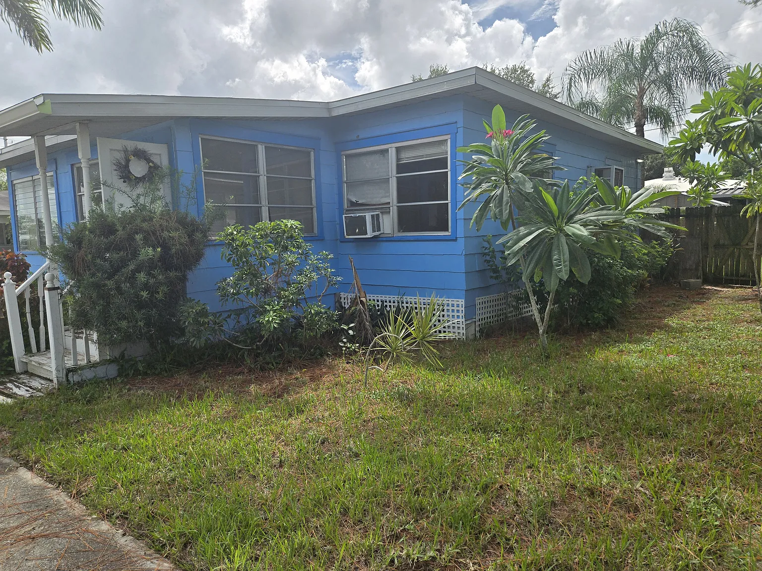 2054 Kurtz St — Photo 2