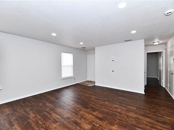 3rd image of 1943 Orchid Bloom Ln