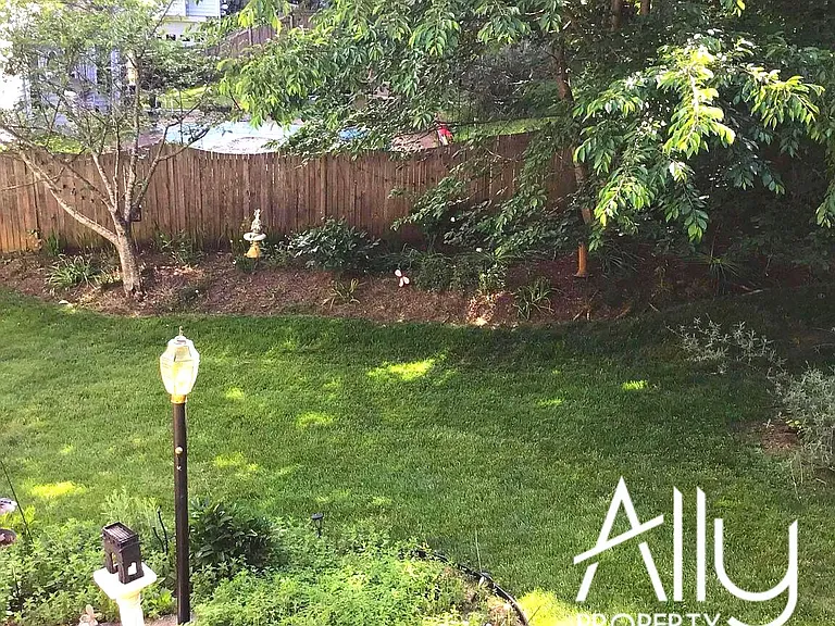 1236 Raintree Dr — Photo 30