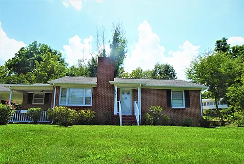 1208 Lamont Dr Photo 1