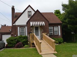 2348 Mermaid Ave, Wantagh, NY 11793