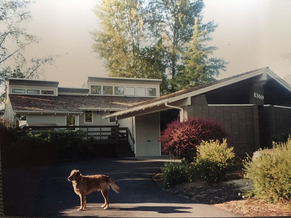 1319 Lakeshore Drive