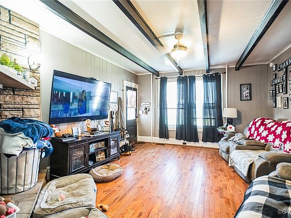 5th image of 118 Crestwood Dr