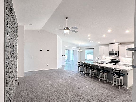 3rd image of 855 Orleans Dr