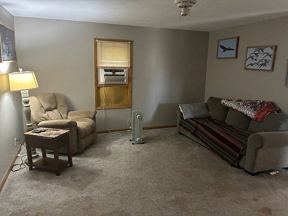 4th image of 214 W 5th St