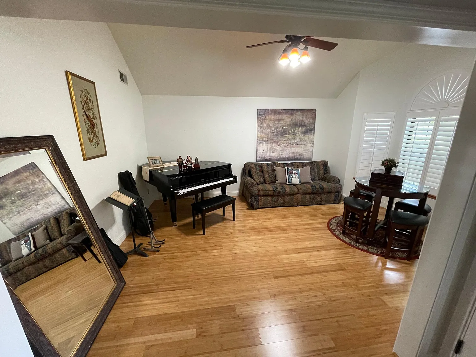 4 bed, 3122 sqft, $4,500 — Photo 4