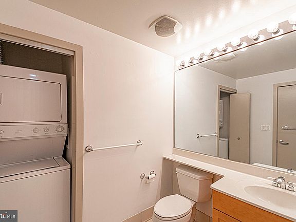 5th image of 717 S Chris Columbus Blvd Unit 803