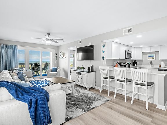 3rd image of 941 S Ocean Blvd. #A1