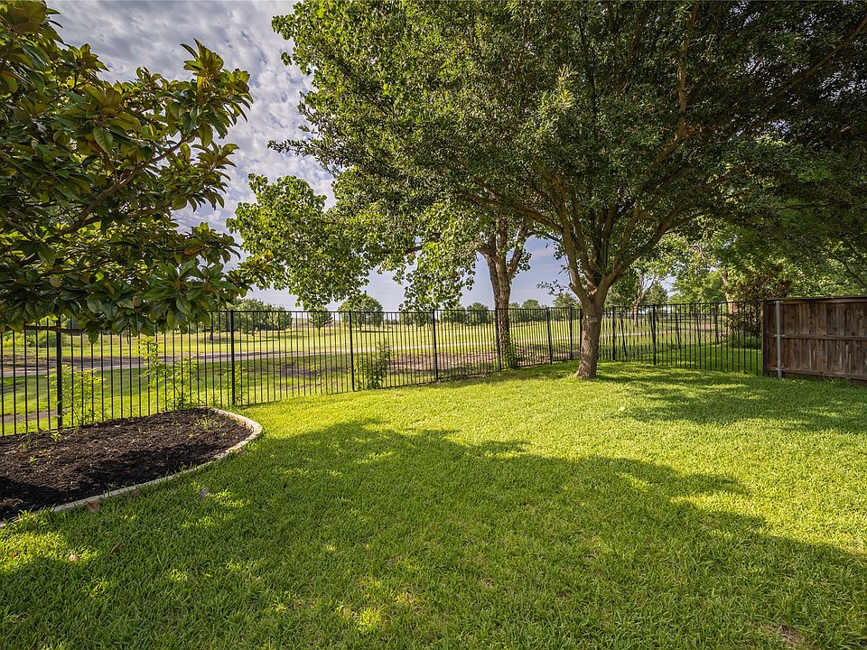 1st image of 9601 Links Fairway Dr
