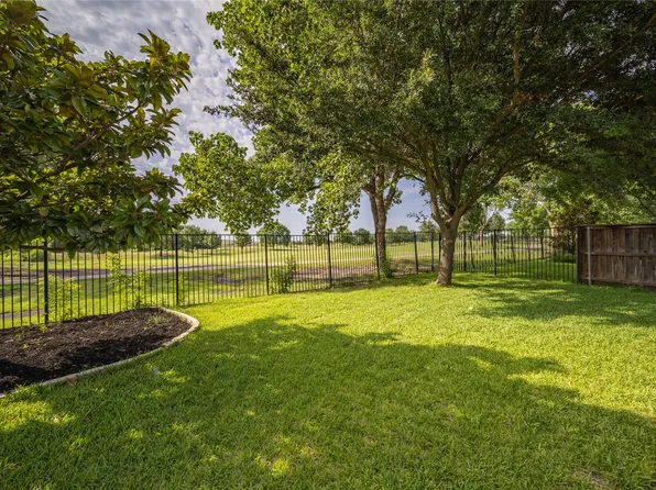 9601 Links Fairway Dr, Rowlett, TX 75089