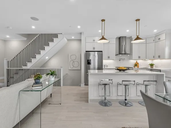 11-13 Lowell St #11B, Arlington, MA 02476
