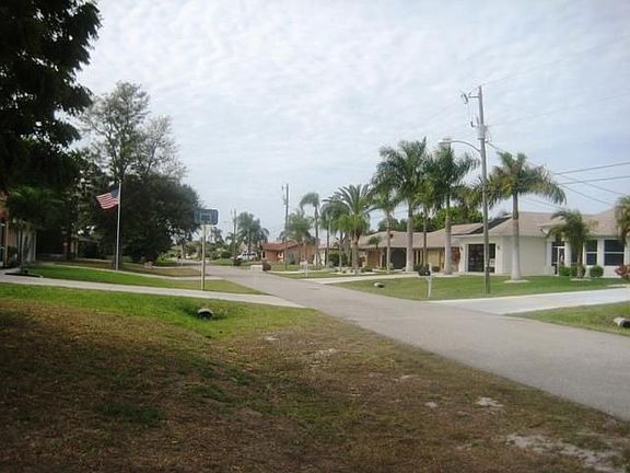 2nd image of 2204 SE 2nd Ter