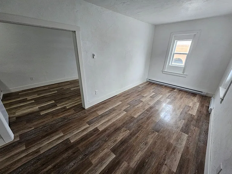 100 N Lake St — Photo 2