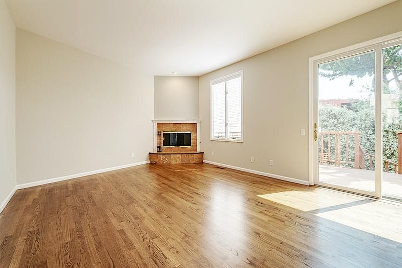 1st image of 1555 Lombard St