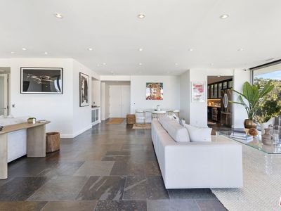 9255 Doheny Rd APT 1006, West Hollywood, CA, 90069