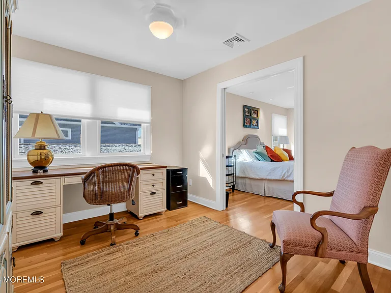 18 Meadow Ave — Photo 32