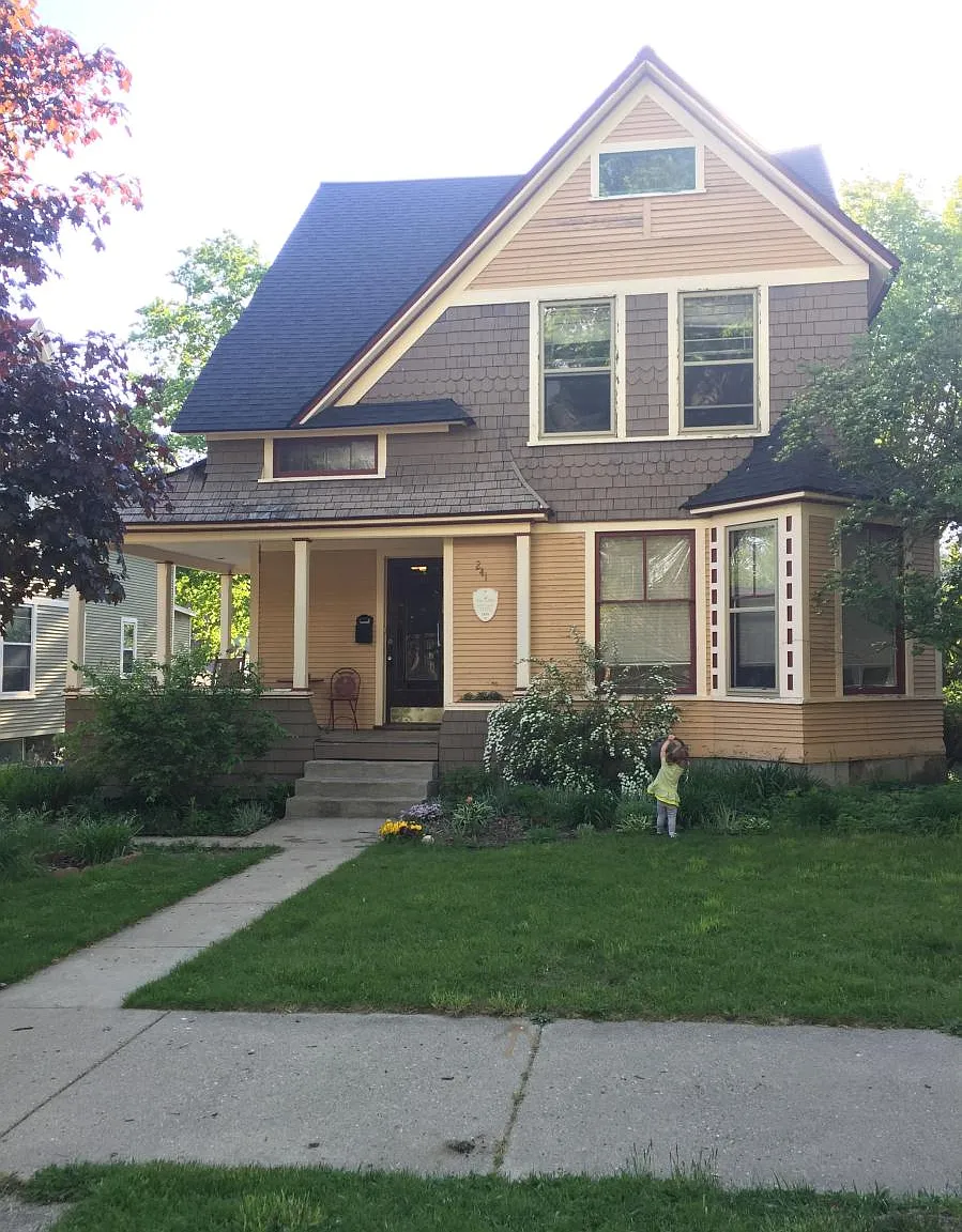 2 bed, 950 sqft, $1,600 — Photo 1
