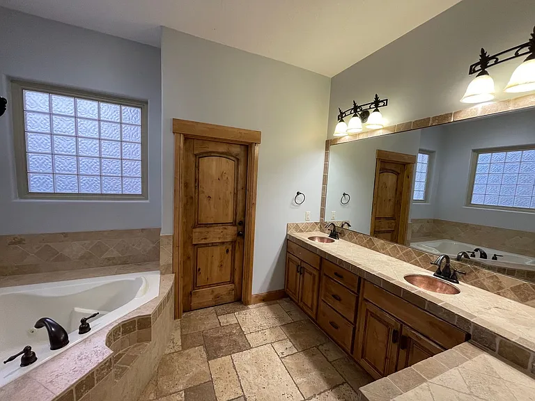 3 N 660 W — Photo 14