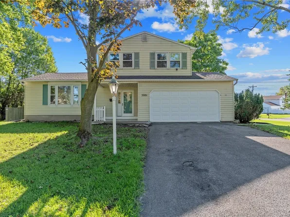 5001 Driftwood Dr, Liverpool, NY 13088