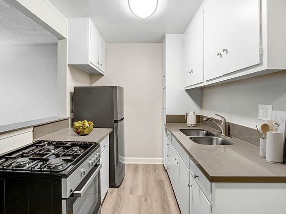 2nd image of 21225 Roscoe Blvd APT 40
